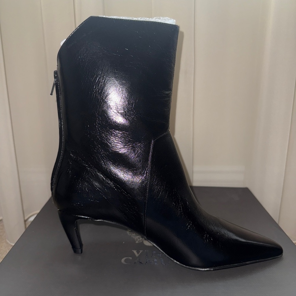 NEVER WORN Vince Camuto Black Heeled Boots with Pointed Toe - Picture 4 of 11